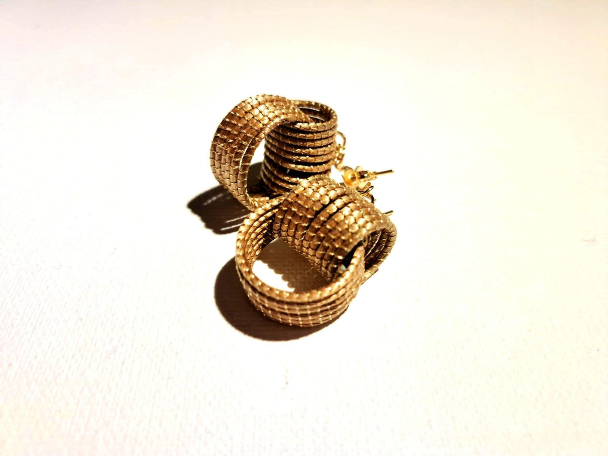 Boucles d'oreilles artisanales en capim dourado, l’or végétal du Brésil