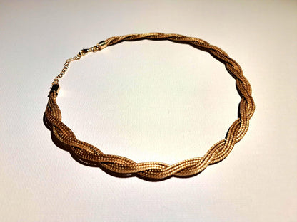 Collier artisanal en capim dourado, l’or végétal du Brésil