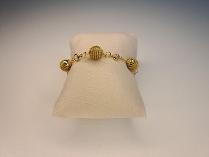 Bracelet artisanal en capim dourado, l’or végétal du Brésil