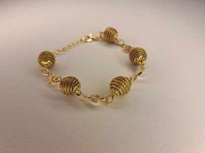 Bracelet artisanal en capim dourado, l’or végétal du Brésil