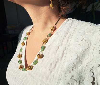 Collier artisanal en capim dourado, l’or végétal du Brésil