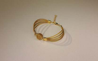 Bracelet artisanal en capim dourado, l’or végétal du Brésil