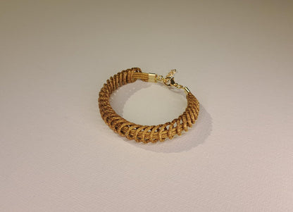 Bracelet artisanal en capim dourado, l’or végétal du Brésil