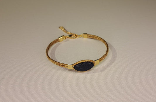 Bracelet artisanal en capim dourado, l’or végétal du Brésil