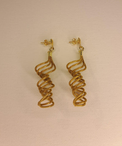 Boucles d'oreilles artisanales en capim dourado, l’or végétal du Brésil