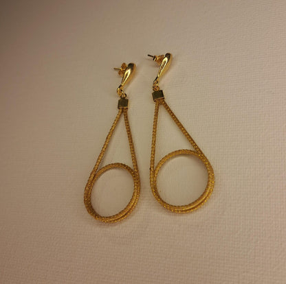 Boucles d'oreilles artisanales en capim dourado, l’or végétal du Brésil