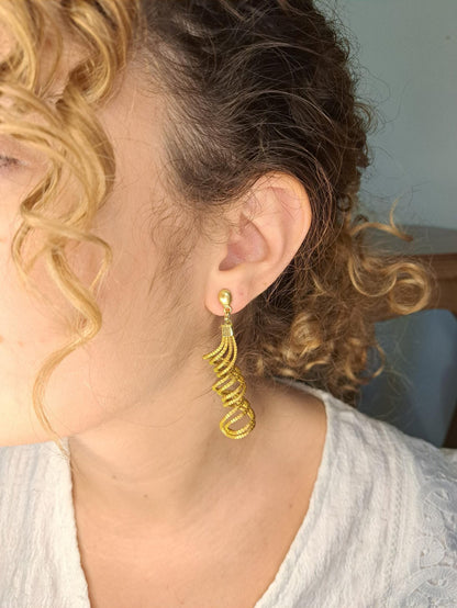 Boucles d'oreilles artisanales en capim dourado, l’or végétal du Brésil