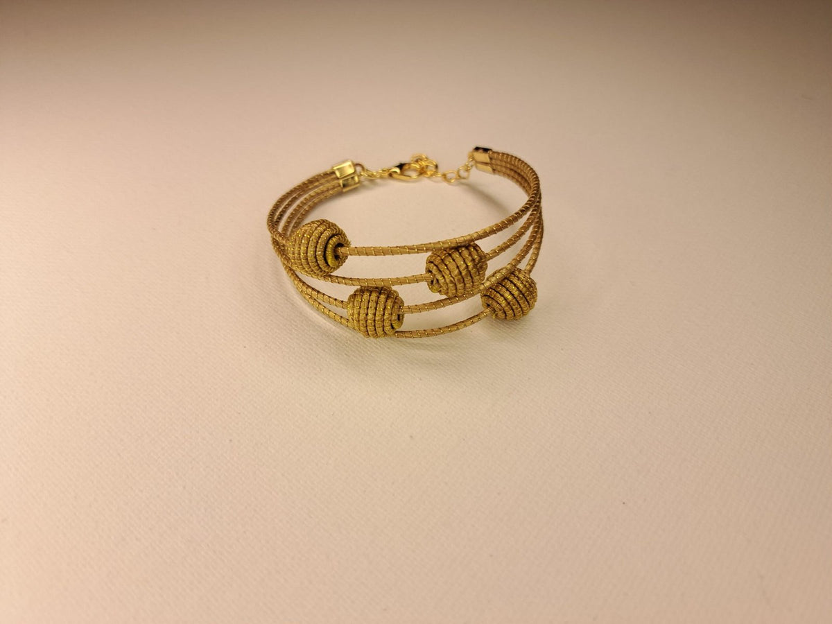 Bracelet artisanal en capim dourado, l’or végétal du Brésil