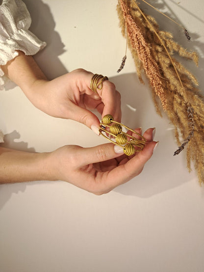Bracelet artisanal en capim dourado, l’or végétal du Brésil