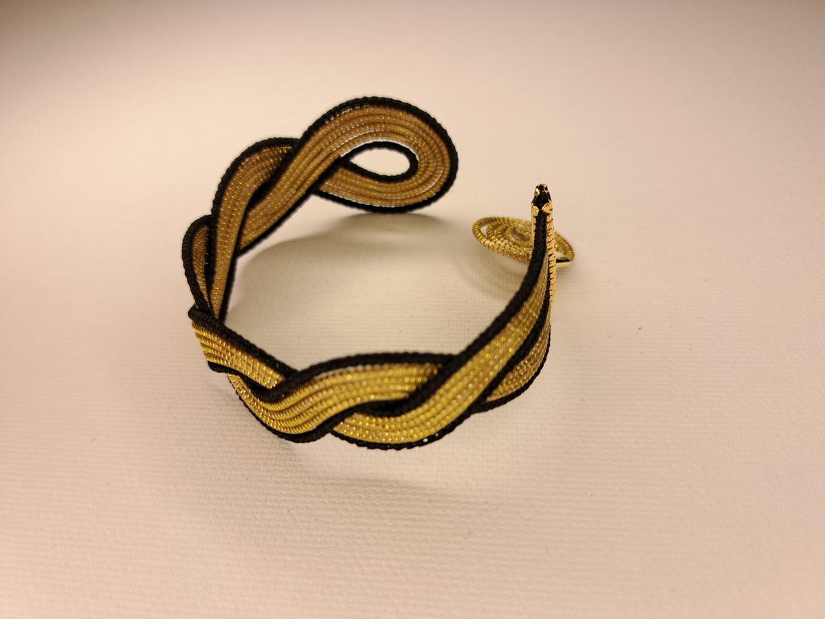 Bracelet artisanal en capim dourado, l’or végétal du Brésil