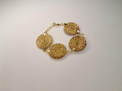 Bracelet artisanal en capim dourado, l’or végétal du Brésil