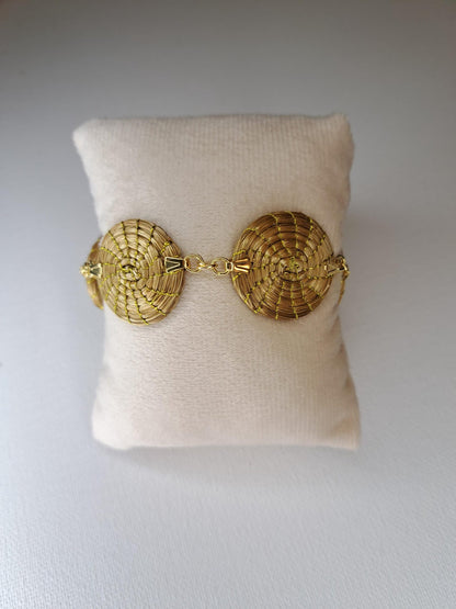Bracelet artisanal en capim dourado, l’or végétal du Brésil