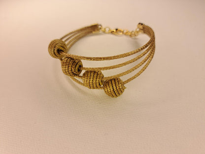 Bracelet artisanal en capim dourado, l’or végétal du Brésil