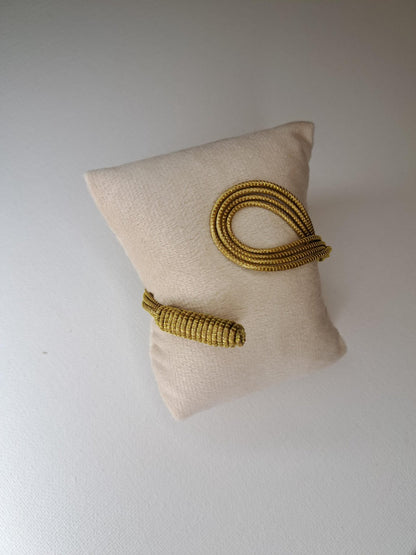 Bracelet artisanal en capim dourado, l’or végétal du Brésil