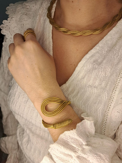 Bracelet artisanal en capim dourado, l’or végétal du Brésil