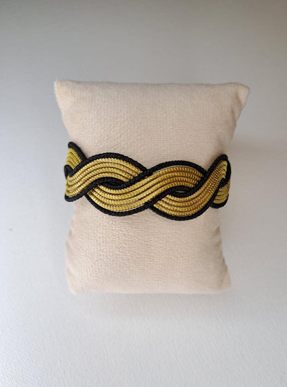 Bracelet artisanal en capim dourado, l’or végétal du Brésil