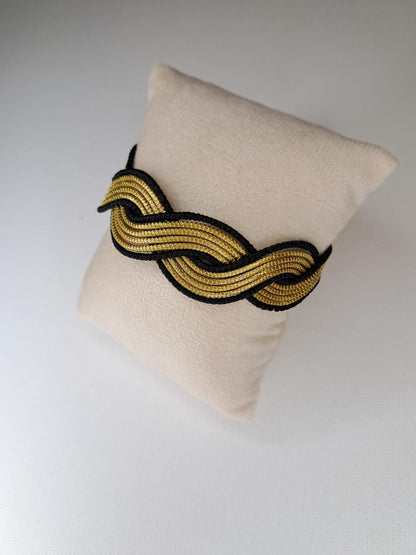 Bracelet artisanal en capim dourado, l’or végétal du Brésil