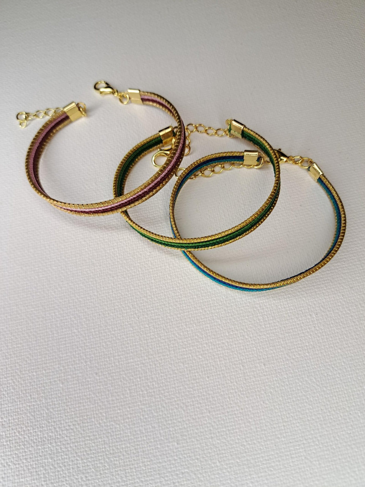 Bracelet artisanal en capim dourado, l’or végétal du Brésil