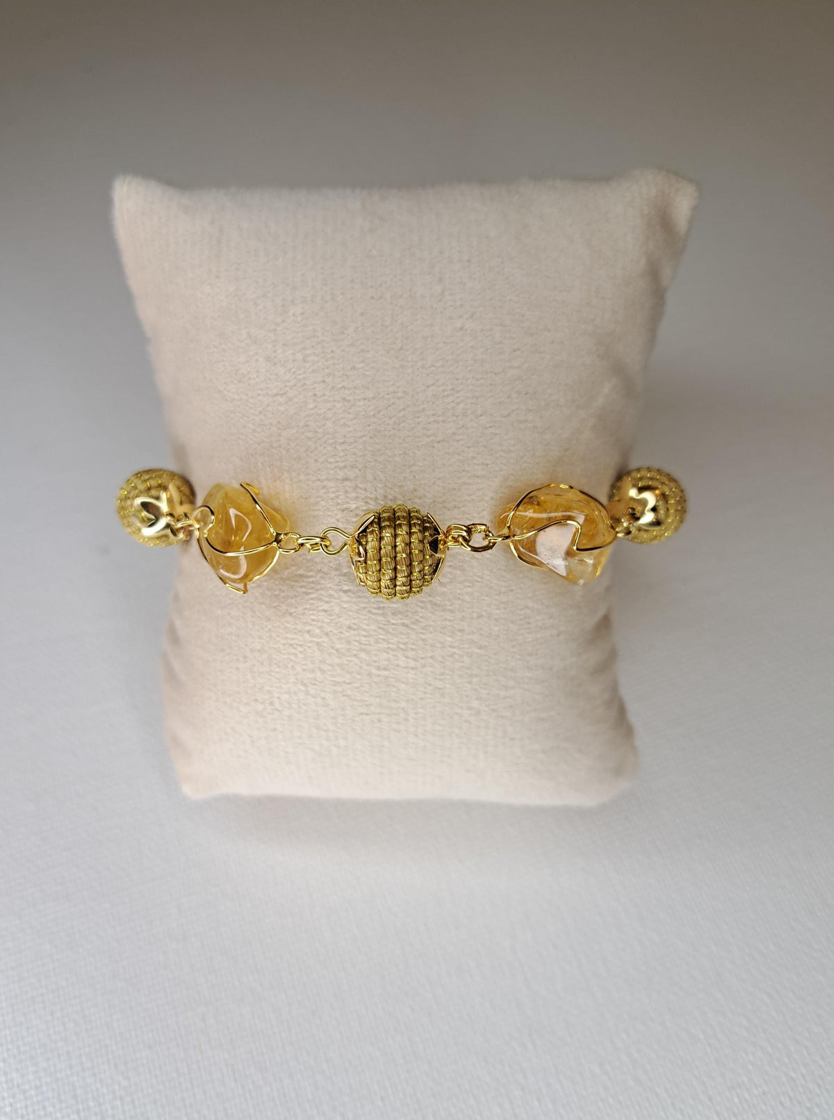 Bracelet en citrine naturelle et boules tressées en Capim Dourado (or végétal), bijou artisanal du Brésil
