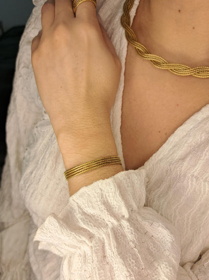 Bracelet à quatre rangs en Capim Dourado, or végétal tressé du Brésil