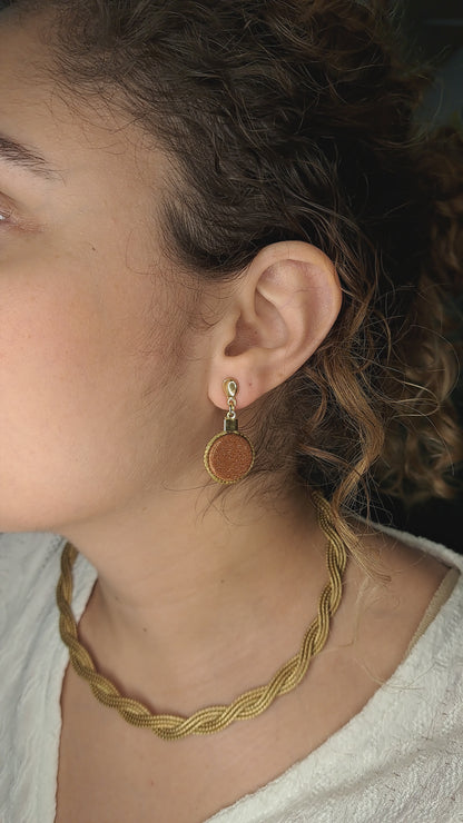 Pendientes de piedra redonda terracota y Capim Dourado