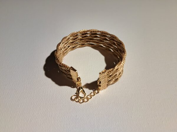 Bracelet en capim dourado (or végétal) du Brésil.