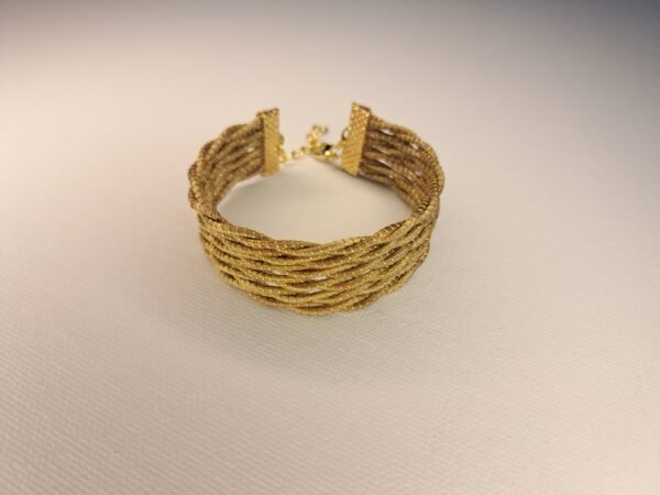 Bracelet en capim dourado (or végétal) du Brésil.