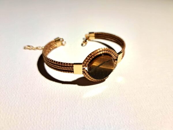 Bracelet artisanal en capim dourado, l’or végétal du Brésil