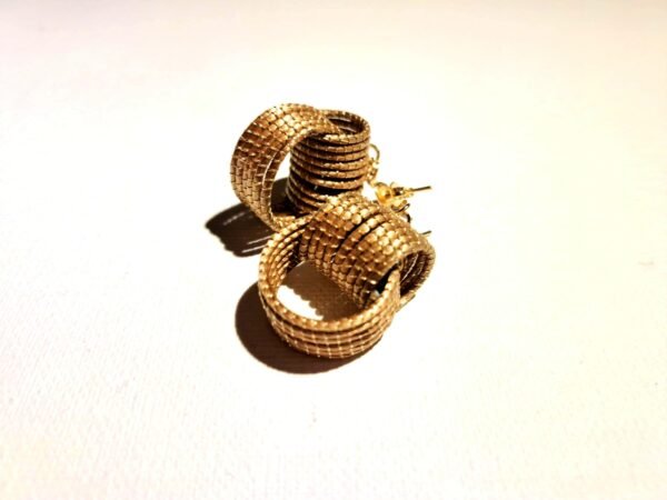 Boucles d'oreilles artisanales en capim dourado, l’or végétal du Brésil