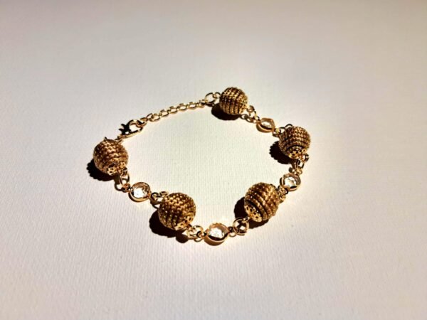 Bracelet artisanal en capim dourado, l’or végétal du Brésil