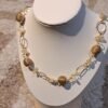 Collier artisanal en capim dourado, l’or végétal du Brésil