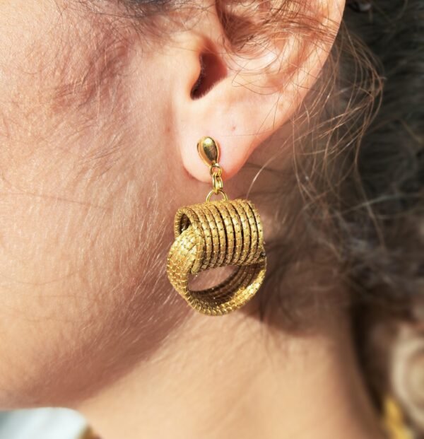 Boucles d'oreilles artisanales en capim dourado, l’or végétal du Brésil