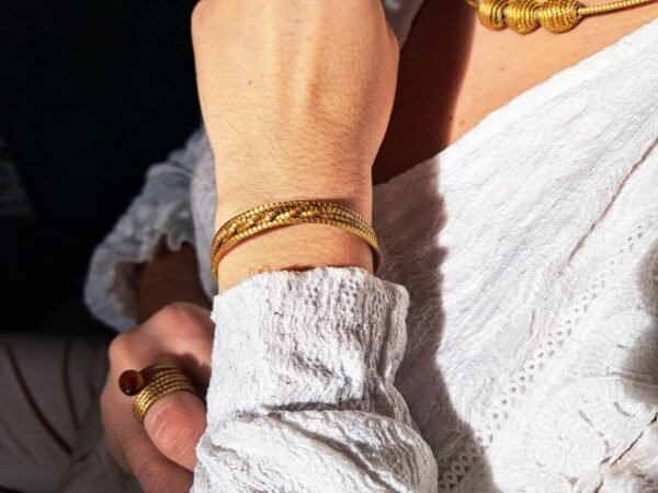 Bracelet artisanal en capim dourado, l’or végétal du Brésil