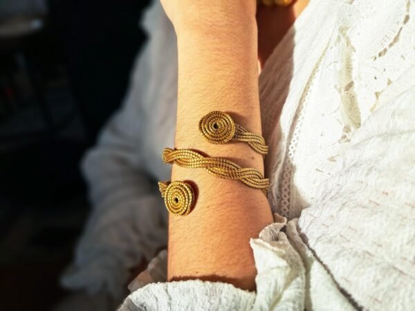Bracelet artisanal en capim dourado, l’or végétal du Brésil