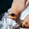 Bracelet artisanal en capim dourado, l’or végétal du Brésil