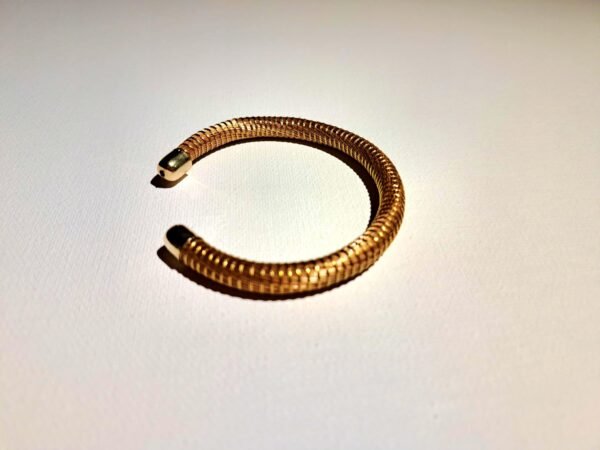 Bracelet artisanal en capim dourado, l’or végétal du Brésil