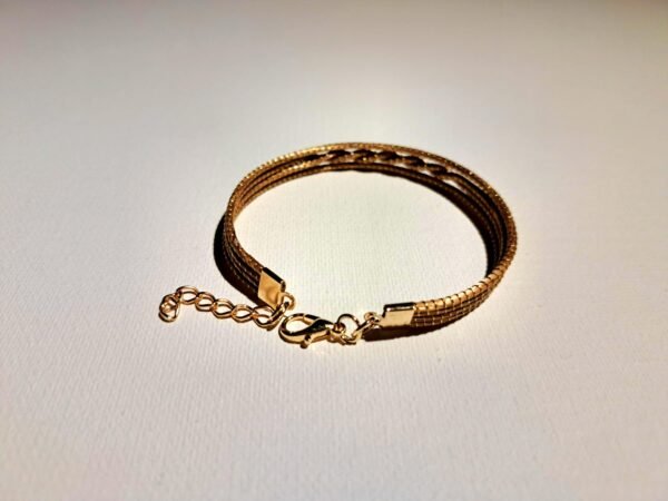 Bracelet artisanal en capim dourado, l’or végétal du Brésil