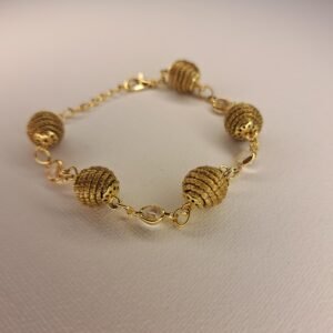 Bracelet artisanal en capim dourado, l’or végétal du Brésil