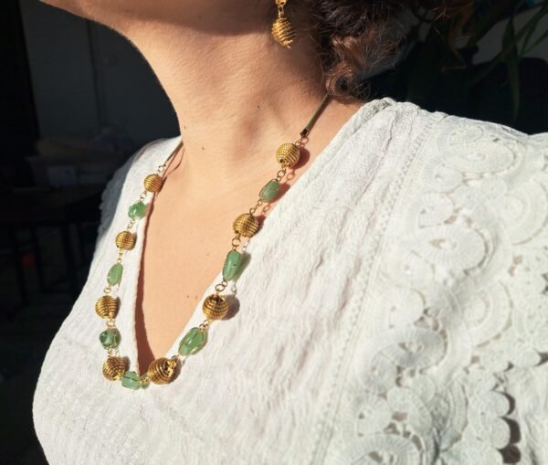 Collier artisanal en capim dourado, l’or végétal du Brésil