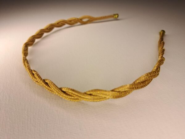 Serre-tête artisanal en capim dourado, l’or végétal du Brésil