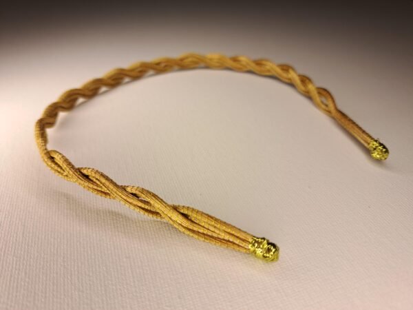 Serre-tête artisanal en capim dourado, l’or végétal du Brésil