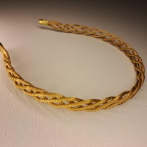 Serre-tête artisanal en capim dourado, l’or végétal du Brésil