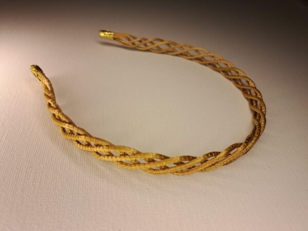 Serre-tête artisanal en capim dourado, l’or végétal du Brésil
