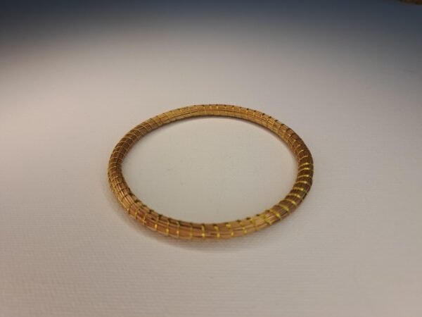 Bracelet artisanal en capim dourado, l’or végétal du Brésil