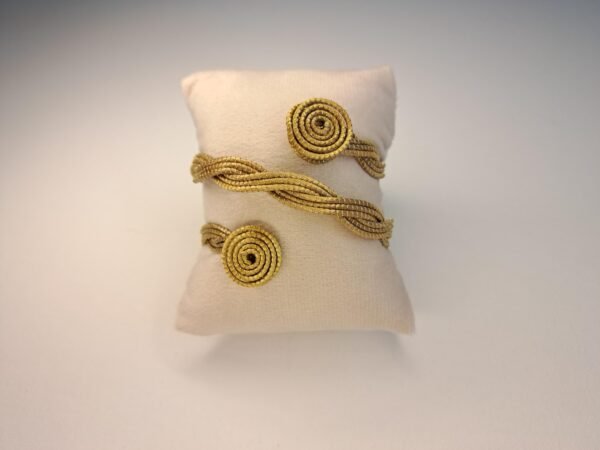 Bracelet artisanal en capim dourado, l’or végétal du Brésil