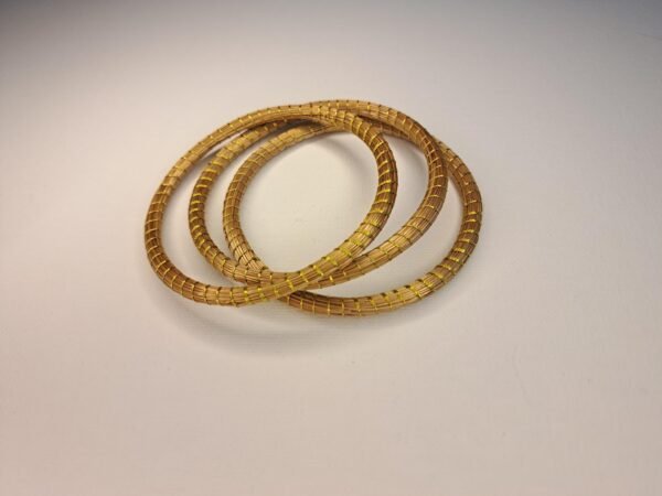 Bracelet artisanal en capim dourado, l’or végétal du Brésil
