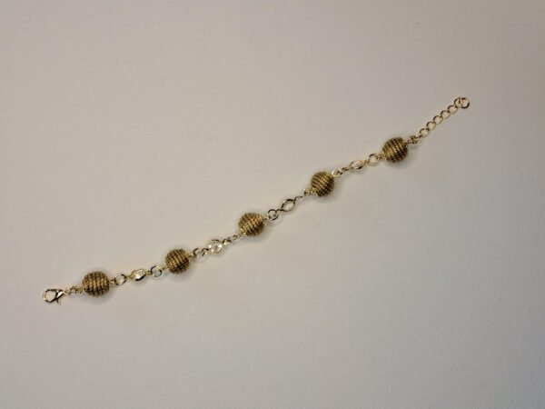 Bracelet artisanal en capim dourado, l’or végétal du Brésil