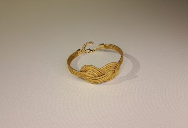 Bracelet artisanal en capim dourado, l’or végétal du Brésil