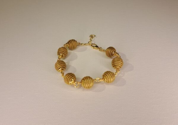Bracelet artisanal en capim dourado, l’or végétal du Brésil