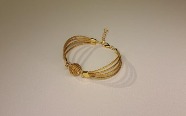 Bracelet artisanal en capim dourado, l’or végétal du Brésil
